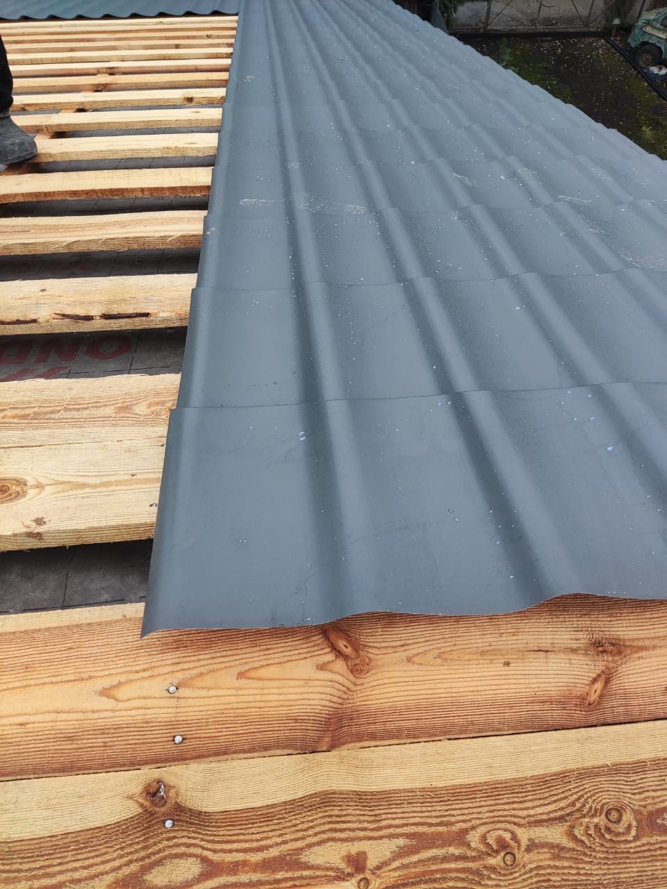 Мембрана на уцепленай двухсхільным даху